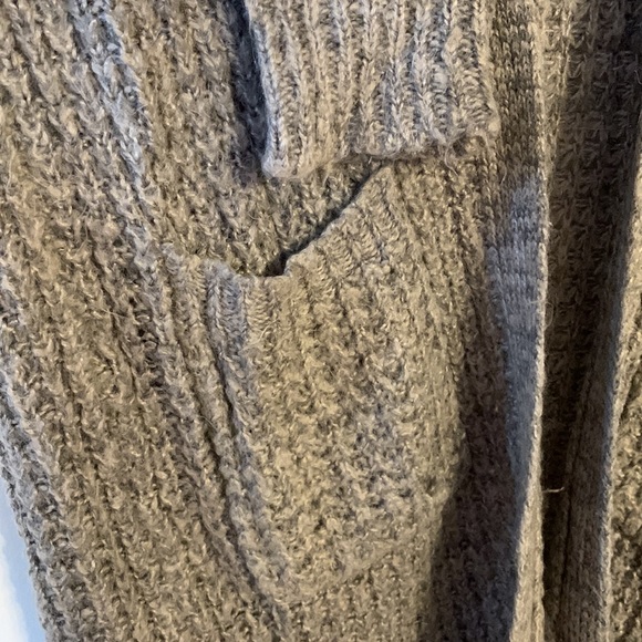 Ashley by 26 International Gray Cable Knit Long Sweater - Small - Picture 3 of 5